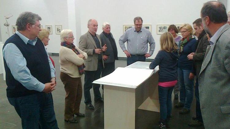 CDU-Fraktion besucht Ausstellung "Papier trifft Plastik"