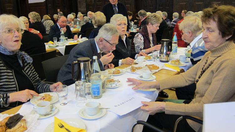 CDU-Senioren informieren sich im Rathaus
