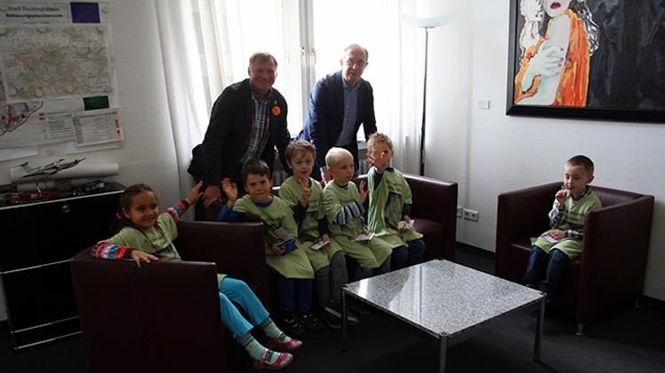 Kindergartenparlament verbringt einen Vormittag im Rathaus