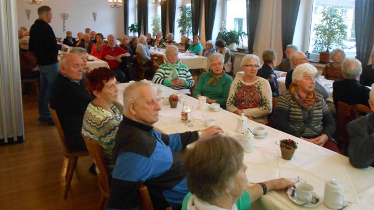 Seniorenunion informiert sich über Einbruchschutz